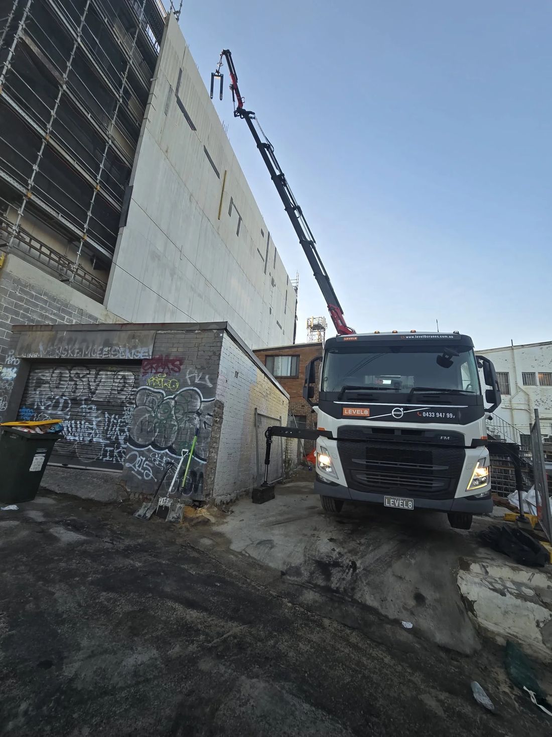 Level8 crane working on a Sydney building site